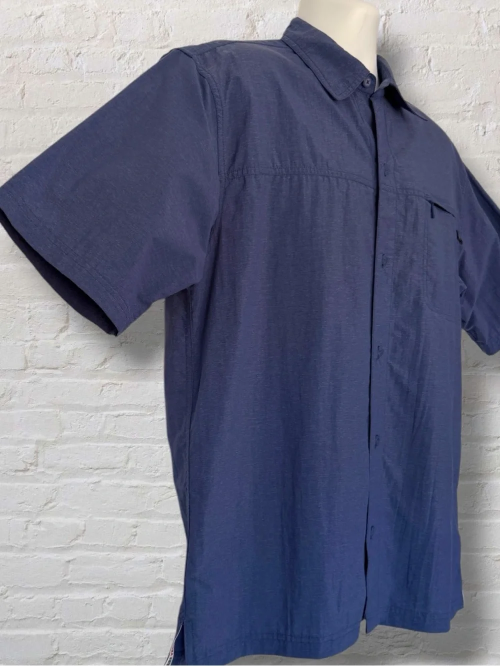 The North Face Men’s Medium Short Sleeve Blue Utility Shirt Hidden Zip Pocket